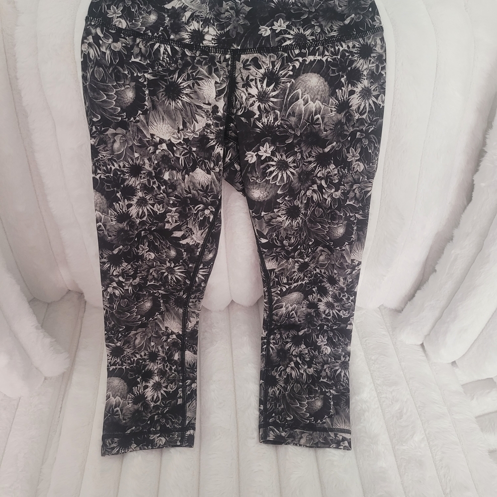 lululemon athletica Black and Gray Floral Leggings